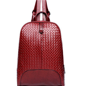 方向标箱包与服装加盟 开启时尚零售新篇章